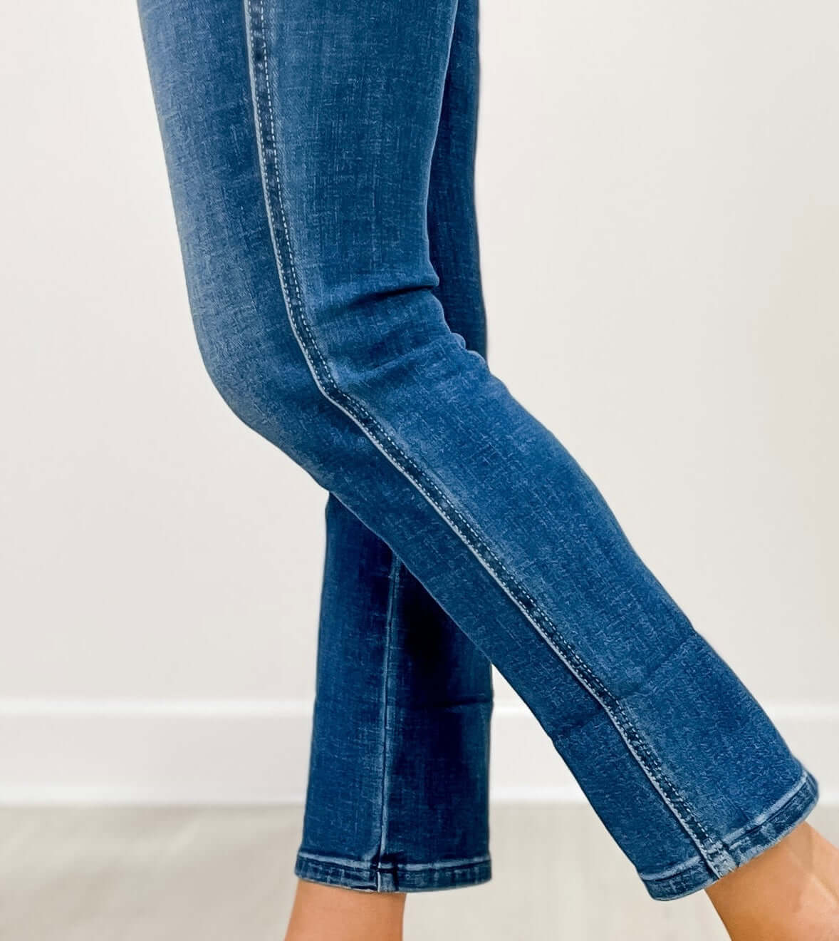 Judy Blue Charli Capris, high waist medium wash with cuffed hem, tummy control, stylish fit, 23" inseam.