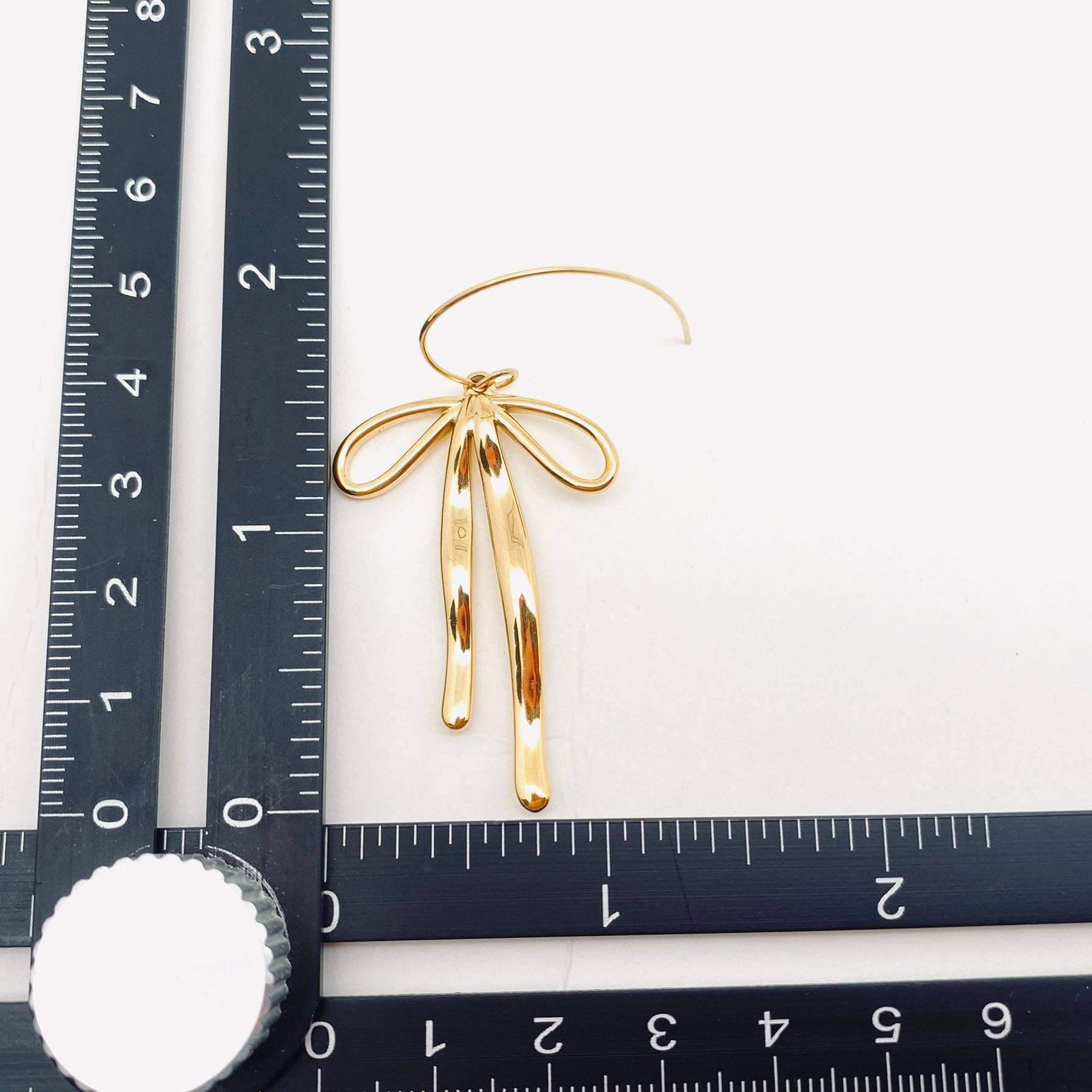 REFIEND RIBBON EARRINGS (2 colors) - elegant gold bow drop earrings with polished finish