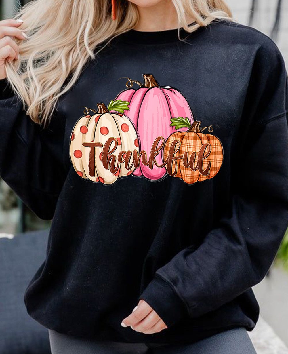 So Thankful crewneck featuring pumpkin graphic, perfect for cozy Thanksgiving outfits.
