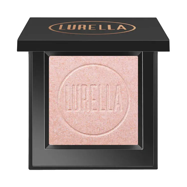 Lurella highlighter in hint of lavender, creamy ultra-pigmented formula for a stunning glow.