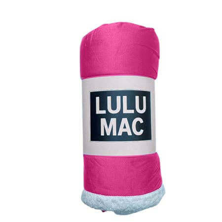 LM-BK LULU MAC BLANKET PINK wrapped and ready to provide warmth and comfort with soft-touch finish and plush sherpa lining.