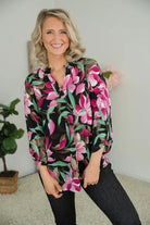 FALL FLORAL Lizzy Top - Dear Scarlet Boutique by Dear Scarlett $40.00 Discover the trendy FALL FLORAL Lizzy blouse by Dear Scarlet. Enjoy ultimate comfort and style with its lightweight, wrinkle-free fabric. Perfect for on-the-go. Teal Tiger Boutique